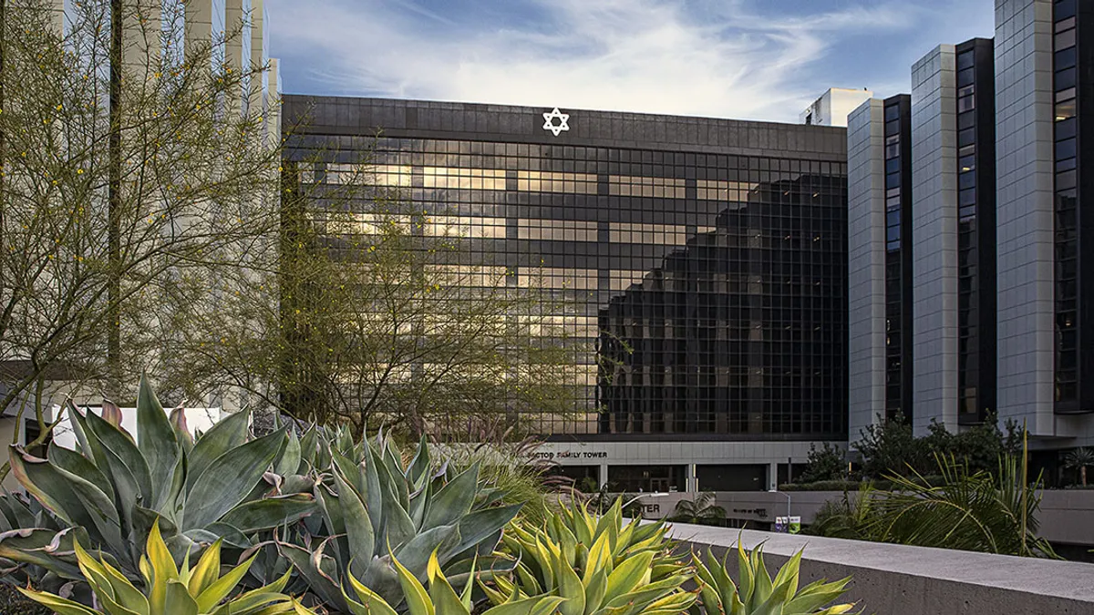 Cedar Sinai Health front building